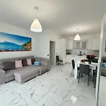 Grand View דירה