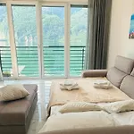 Grand View אבאדיה לריאנה