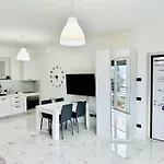 Grand View דירה